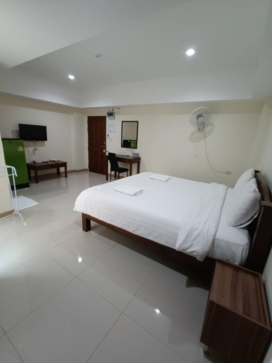צ'יאנג מאי Canary House Rachawong คานารี่ เฮ้าส์ ราชวงศ์ חדר תמונה